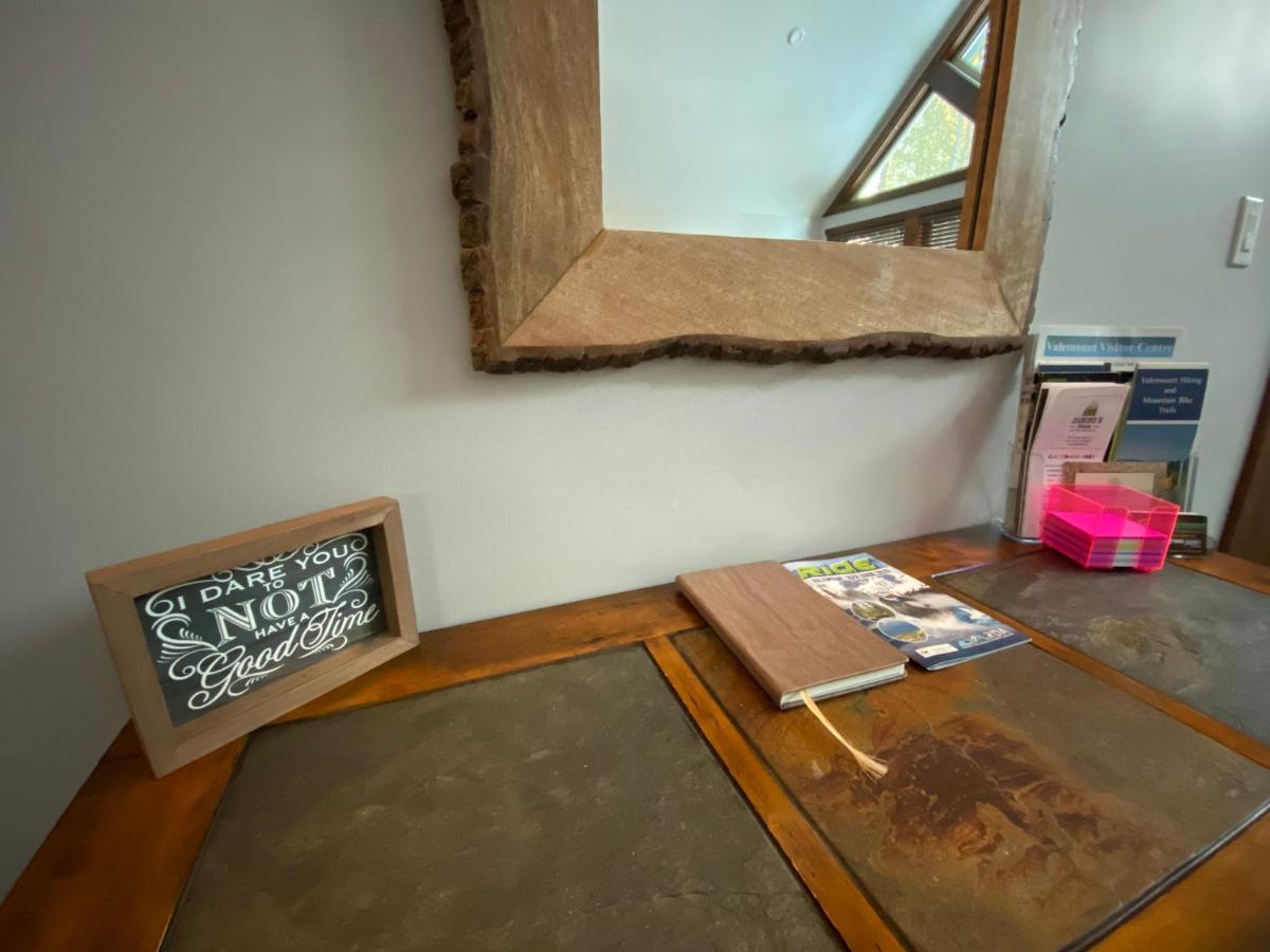 Wolf Den Villa Valemount Luaran gambar
